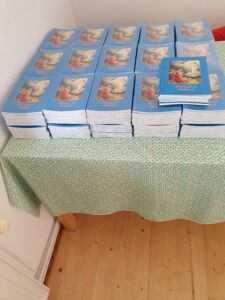 Raamatun kertomuksia lapsille -kirjat ovat saapuneet Romaniaan. 